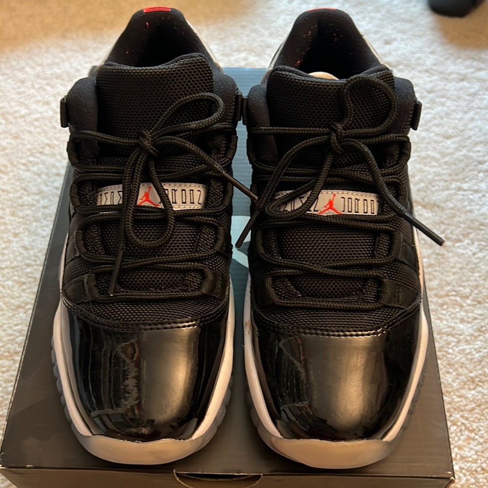 Excellent condition Jordan Retro 11 Low Infrared - size 3.5Y/woman 5